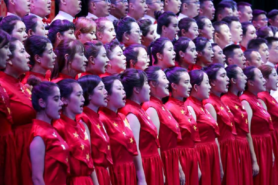 新疆和田举行红歌合唱大赛